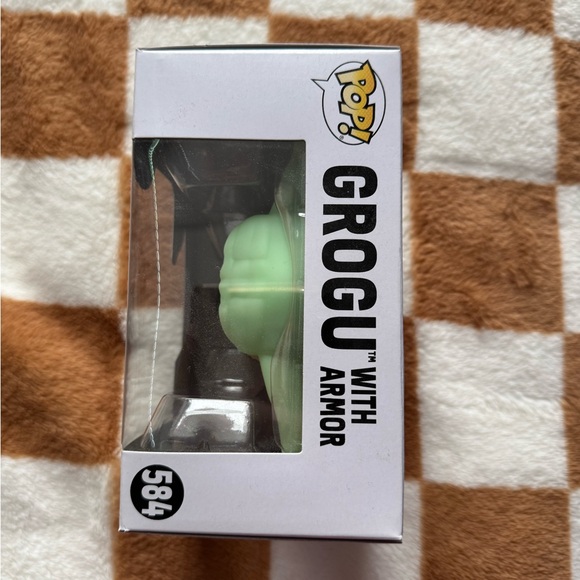 FUNKO ⋆ Grogu with Armor Figure - Picture 5 of 6